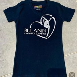 חולצה שחורה עם לוגו BULANIN